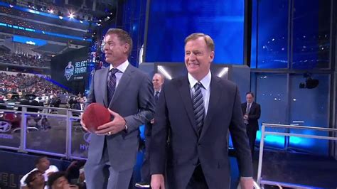 AT&T Stadium Boos the Hell Out Of NFL Commissioner Roger Goodell At The ...