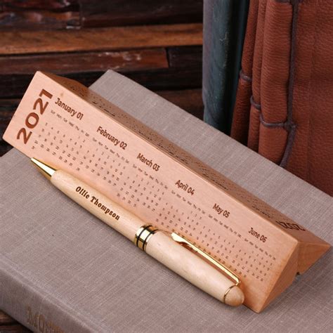 Wood Pen and Pen Holder Personalized Calendar Gift Set - Teals Prairie & Co.®