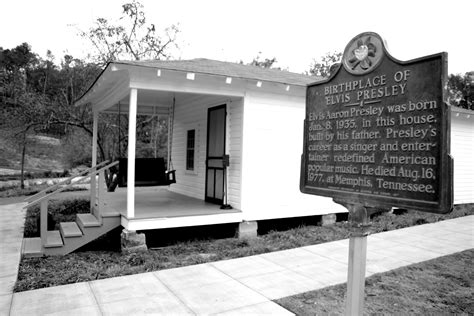 File:Elvis Presley house in Tupelo 3.jpg - Wikipedia