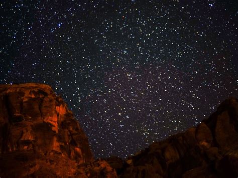 The night sky above Arches National Park [OC] [1920x1440] : r/EarthPorn