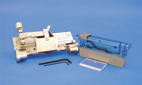 Tissue-Tek® Accu-Edge® Cryostat Disposable Blade Holders