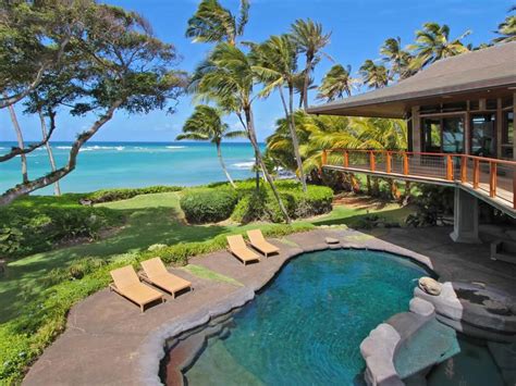 Gorgeous North Shore Beachfront Residence in Paia, Hawaii - MyFancyHouse.com