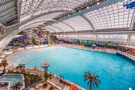 One Of the Worlds Largest Indoor Waterparks Is Reopening in Canada - Travel Off Path