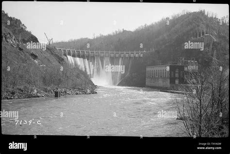 Cheoah Dam, looking upstream Stock Photo - Alamy