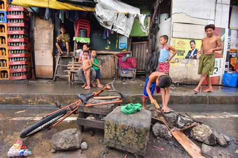 Poverty in Philippines falls in 2018