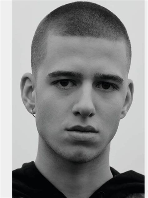 Pin by Jaecee Kamm on Haircuts alpha | Buzz cut for men, Buzz cut hairstyles, Haircuts for men