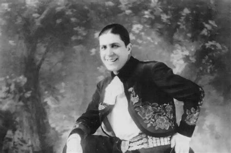 Carlos Gardel Biography: The Immortal Voice of Tango from the Heart of Argentina - Korespa.com