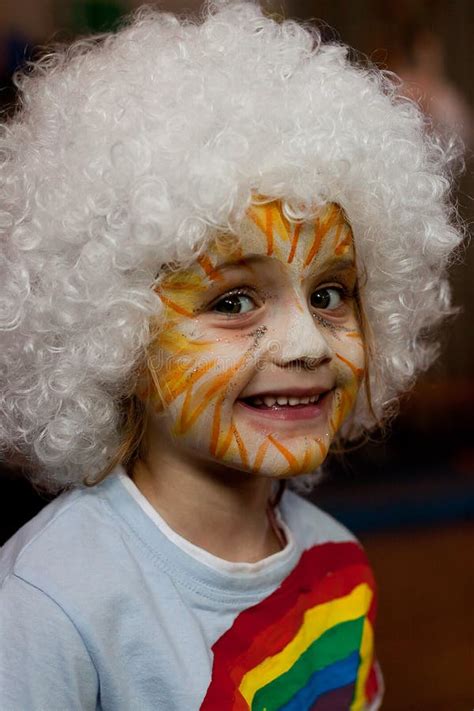 Little Girl With Face Paint Stock Photo - Image of glitter, colourful: 19020132