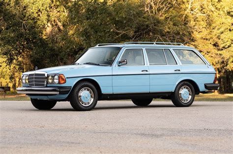 Mercedes-Benz 300TD W123 Station Wagon - The Best German Daily Driver Of All-Time?