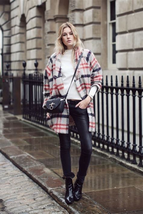 These 12 Rainy-Day Outfit Ideas Prove That Style Is 100% Waterproof | Glamour