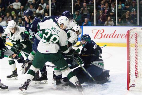 The Everett Silvertips and Seattle Thunderbirds battle it out in game ...