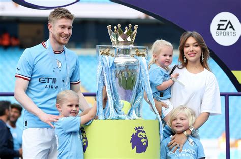 Kevin De Bruyne’s beautiful wife Michele Lacroix steals the show at Man City’s party - Pulse ...