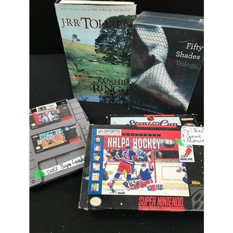 LOT OF SUPER NINTENDO GAMES AND BOOKS