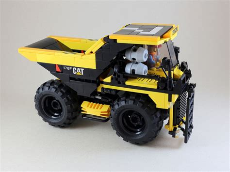 Giant Dump Truck | Lego truck, Micro lego, Lego technic