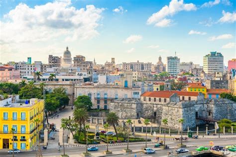 Premium Photo | Havana Cuba downtown skyline