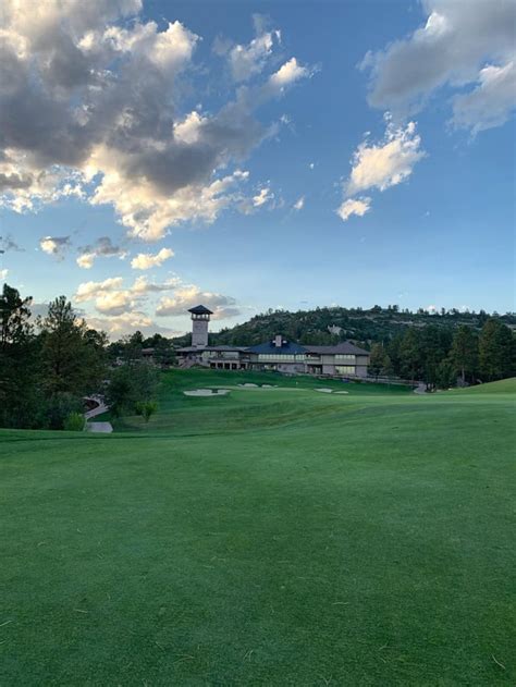 Beautiful #18 Fairway at Castle Pines Golf Club : r/golf