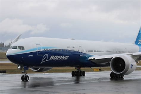 The Boeing 777x vs Airbus A350 - What Plane Is Best? - Simple Flying