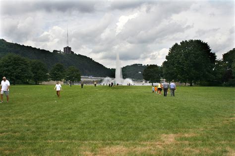 Point Park Fountain - 5 years later | Bea Spoli | Flickr