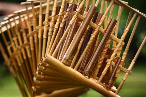 8 Interesting Facts on Angklung - Indoindians.com