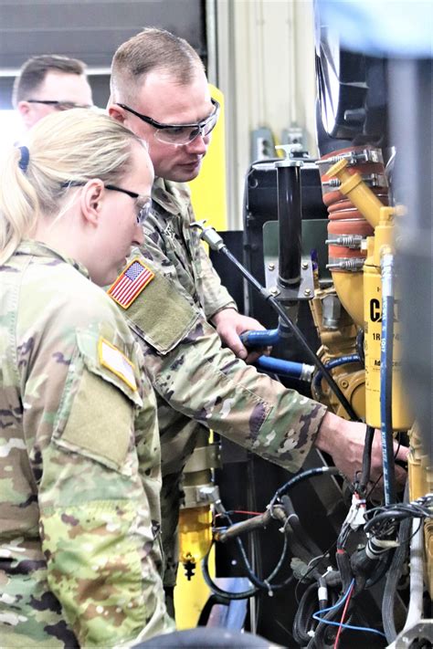 Fort McCoy’s RTS-Maintenance facility trains Soldiers for 91L MOS ...