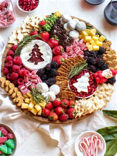 30+ EPIC CHRISTMAS CHEESE BOARD IDEAS - Nikki's Plate