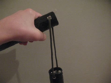 Nunchuck/Nunchaku Tricks for Dummies : 6 Steps - Instructables