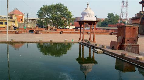 Jama Masjid in Agra | Expedia.co.in