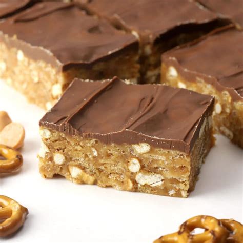 Peanut Butter Pretzel Bars - The Toasty Kitchen