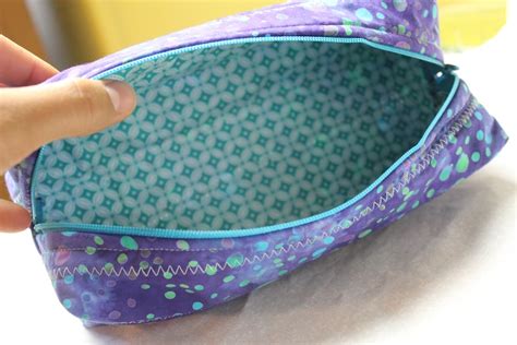 Zippered Box Pouch Tutorial - Crafty Gemini