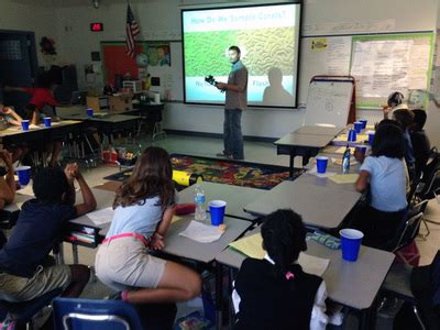 Studivan presents at Lawnwood Elementary School - Coral Reef Health and Ecology Lab