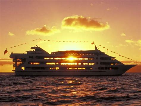 Best Sunset Dinner Cruises in Waikiki - Hawaii Travel Guide