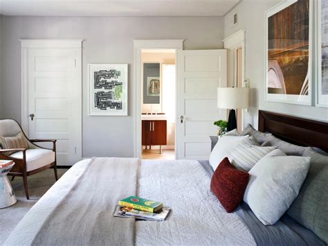 Small Master Bedroom Design Ideas, Making a Small Bedroom Feel Larger ...