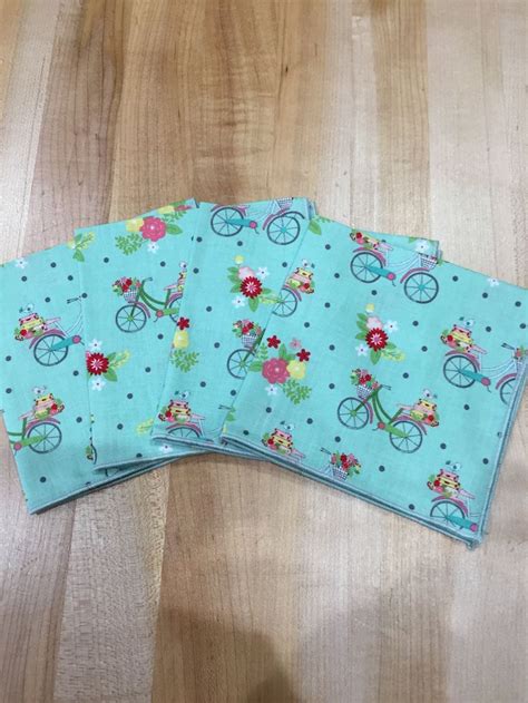 Cloth Napkins Set of 4 Floral Napkins 10 Green Napkins | Etsy | Green napkins, Floral napkins ...