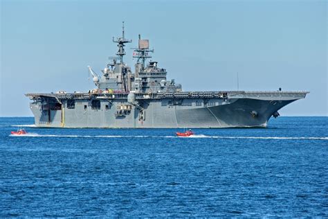 USS Bataan LHD5 - ShipSpotting.com - Ship Photos and Ship Tracker