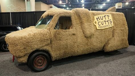 What Kind Of Vehicle Was The Famous 'Dumb And Dumber' Van? - GearOpen.com