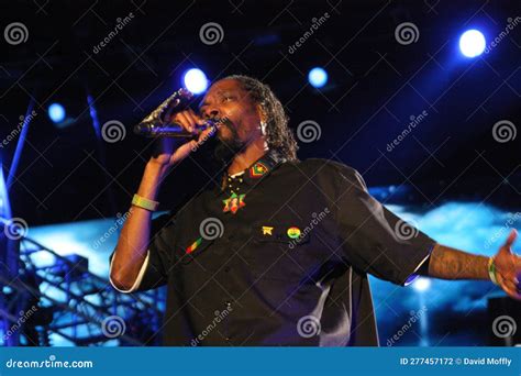 Dr Dre and Snoop Dogg in Concert at Coachella Editorial Photography ...