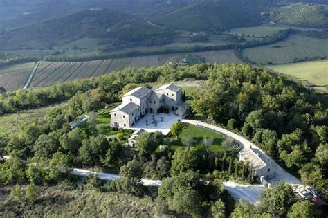 Fortified Italian farmhouse | Interior Design Ideas