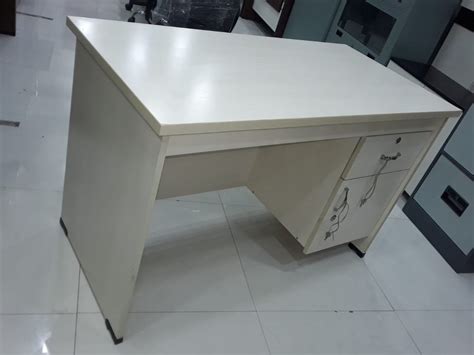 White Wooden Office Table at Rs 4500 | Office Table in Hyderabad | ID: 23123722591