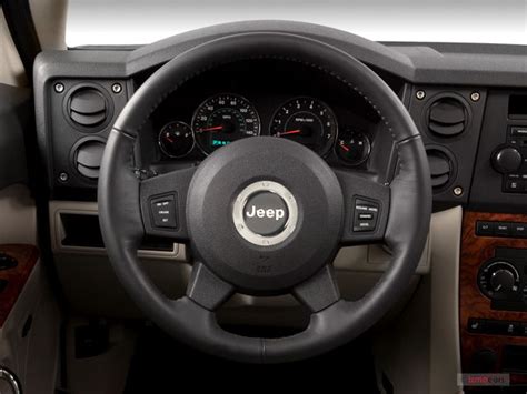 2007 Jeep Commander: 11 Interior Photos | U.S. News