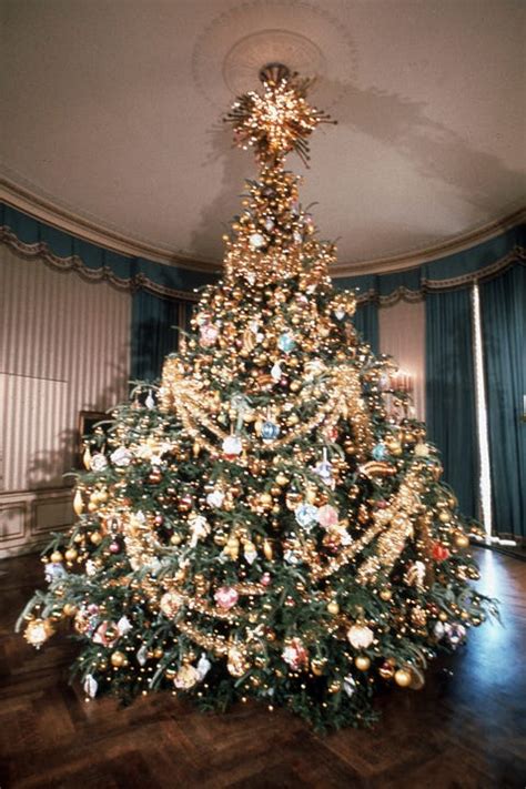 40 Best Christmas Trees Ever - White House, Rockefeller Center & More ...