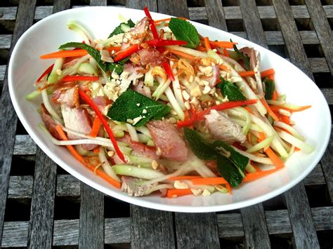 Susan's Savour-It!: Vietnamese Choko, Barbecued Pork and Mint Salad...