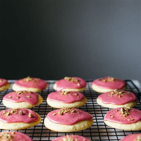 We Can’t Stop Eating Molly Yeh’s Super-Soft, Cakey Cookies | Molly yeh recipes, How sweet eats ...