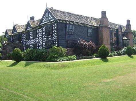 Speke Hall Tudor House/Garden. - Picture of Speke Hall, Liverpool ...