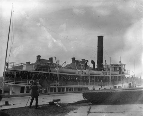 Ellis Island, C1910. /Na Ship Full Of Immigrants Arriving At Ellis ...