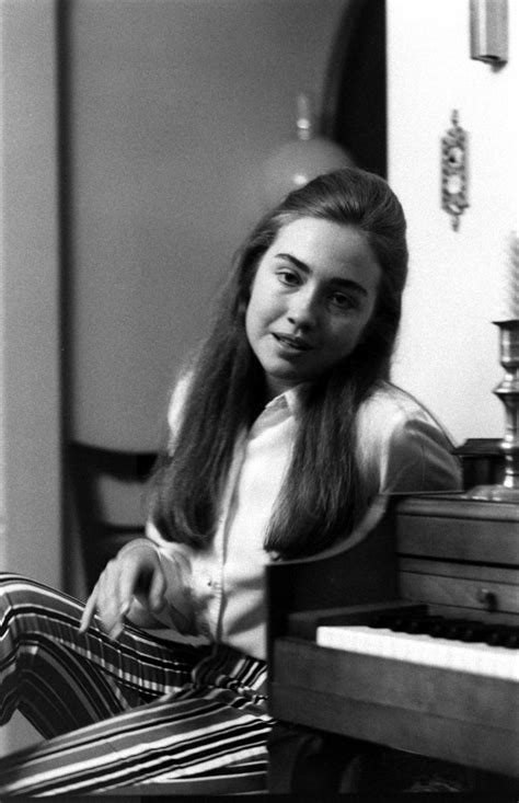 Hillary Clinton: Photos of the Future First Lady as a Wellesley Grad ...