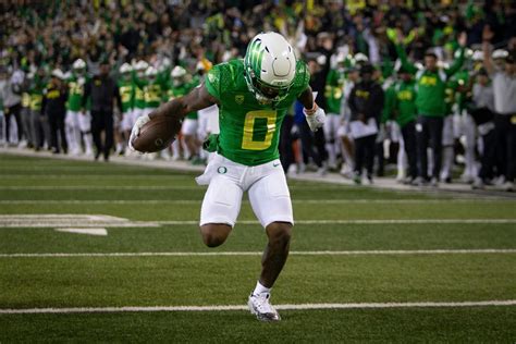 PFF says Oregon’s Bucky Irving was a Top 10 running back in 2022