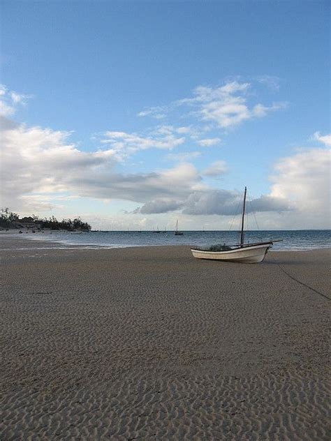 Vilanculos beach | Beaches in the world, Beach, Mozambique