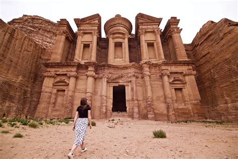 Petra Tour Review: Visiting The Ancient City Of Petra, Jordan (2019 Guide)