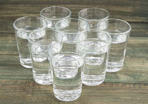 Benefits of Water and Signs of Dehydration: all you need to know