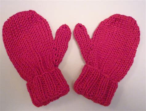 Mack and Mabel: Baby Mittens Knitting Pattern